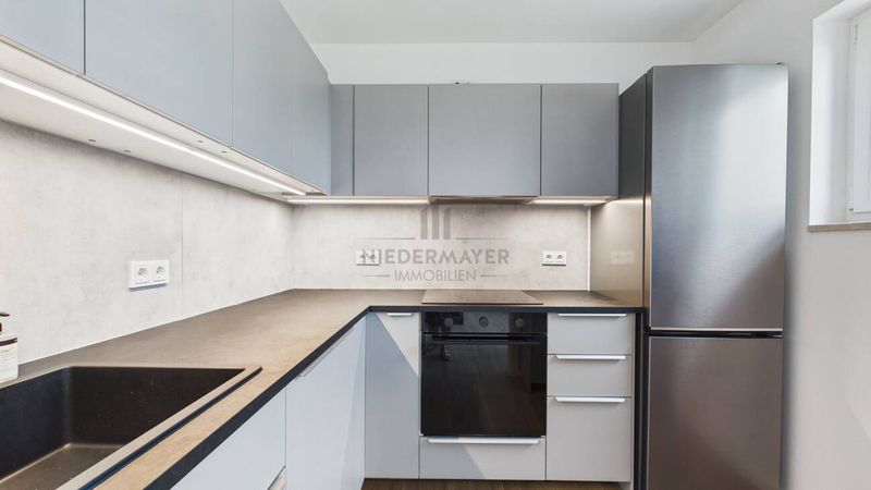 Dachterrassentraum: lichtdurchflutete 3-Zimmer-Wohnung mit großer Dachterrasse & TG-Einzelstellplatz
